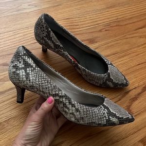 Rockport Total Motion Snake Pump Heels 9W